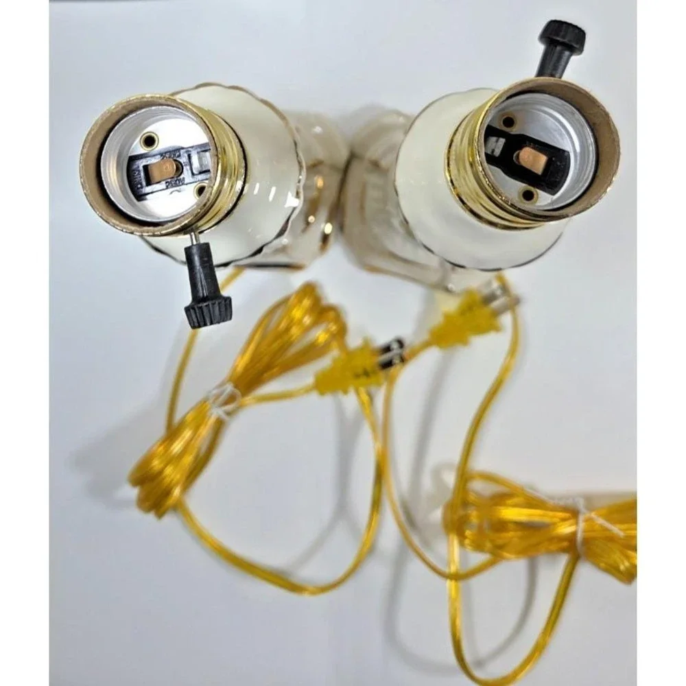 Pair of Vtg Leviton‎ Hand Painted Green Ivy Porcelain w/New Cords